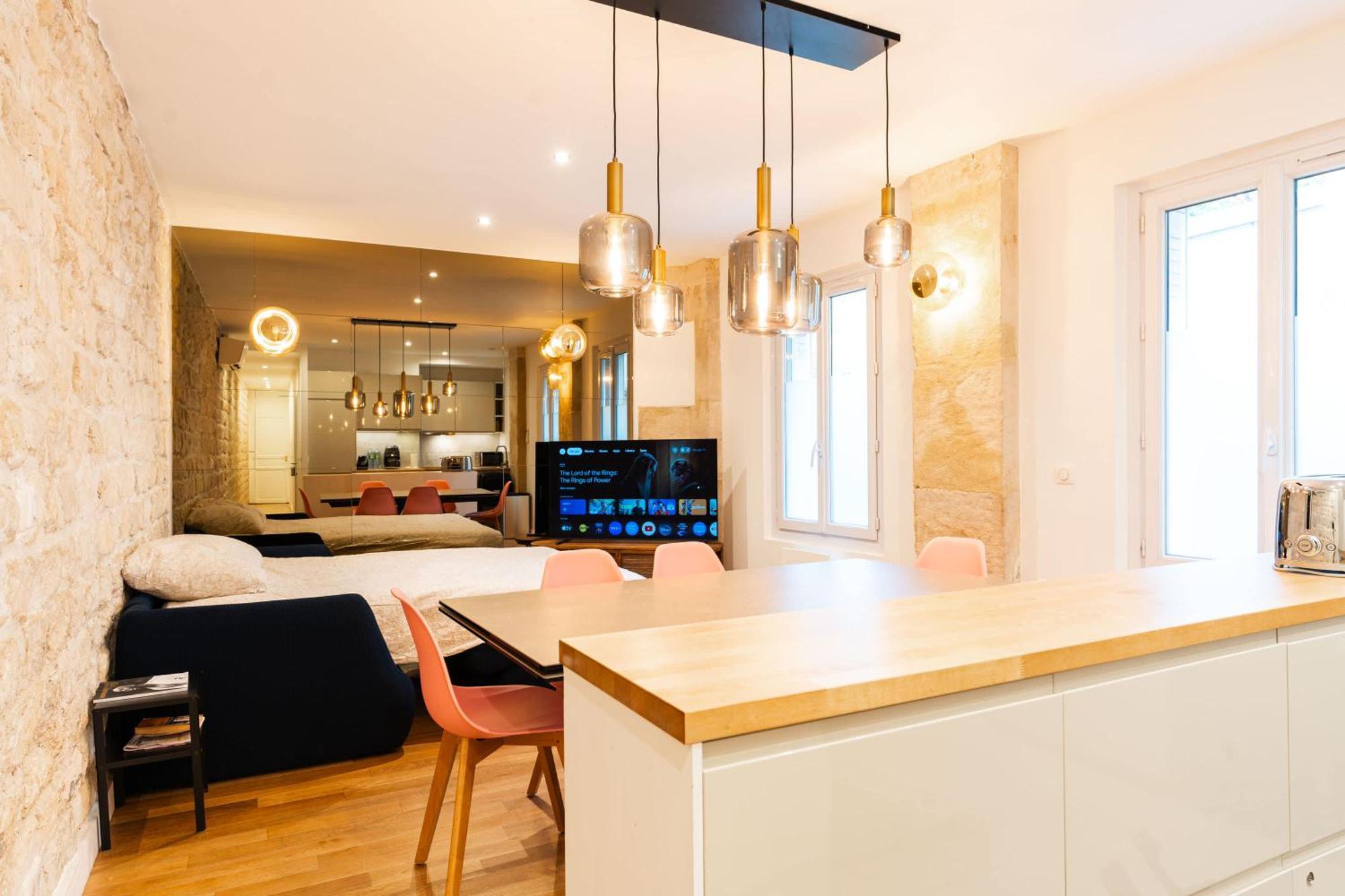 Loft 4 Bedroom Montmartre Pigalle Ac By Lcc Agency Paris Exterior photo